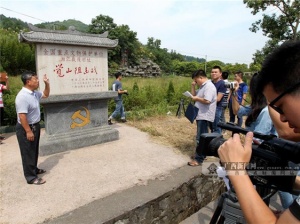 最新阻击战，坚守防线，展现人类不屈勇气